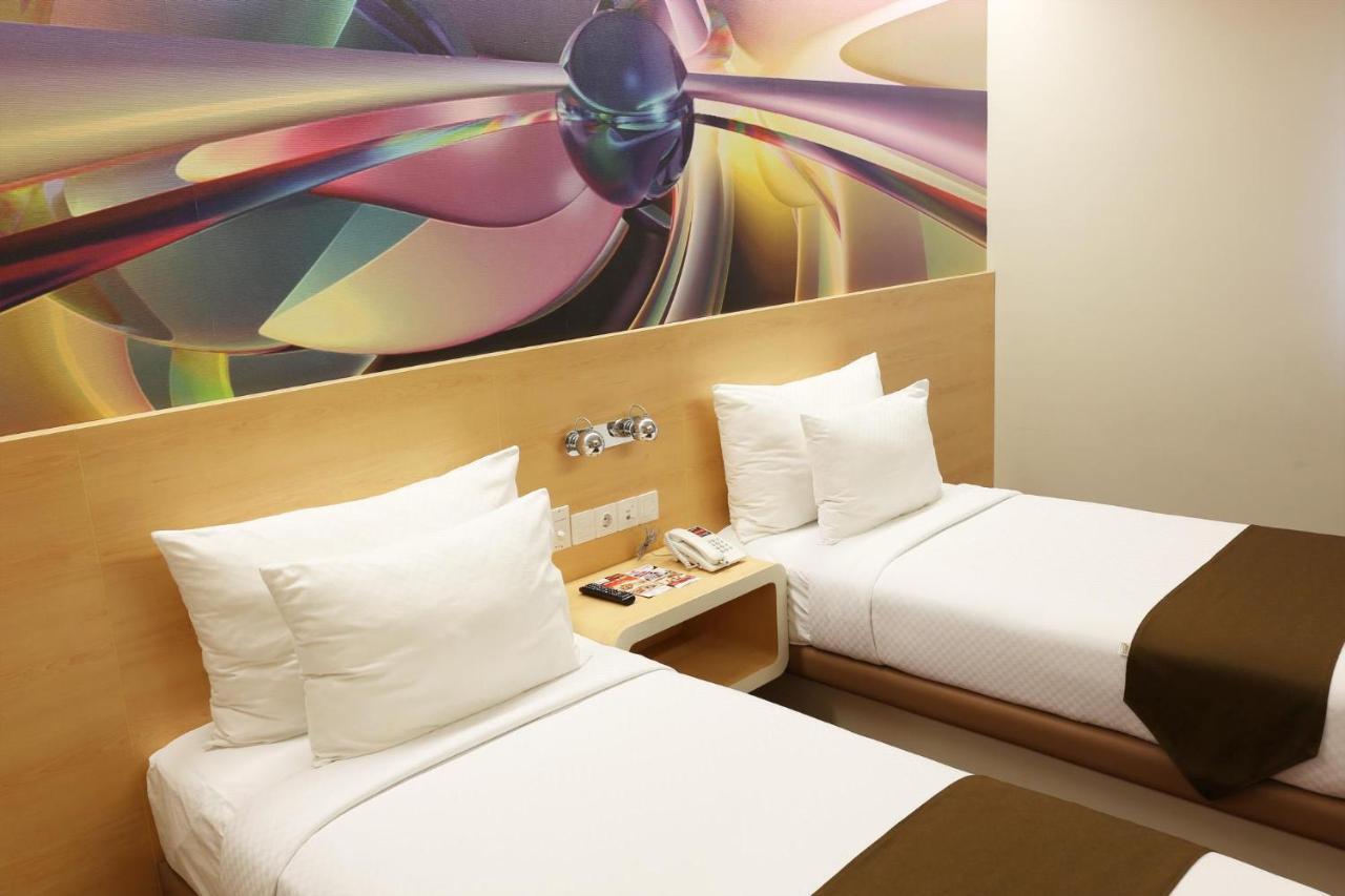 Citihub Hotel @ Pecindilan Surabaya Luaran gambar